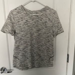 Lululemon short sleeve dri-fit shirt